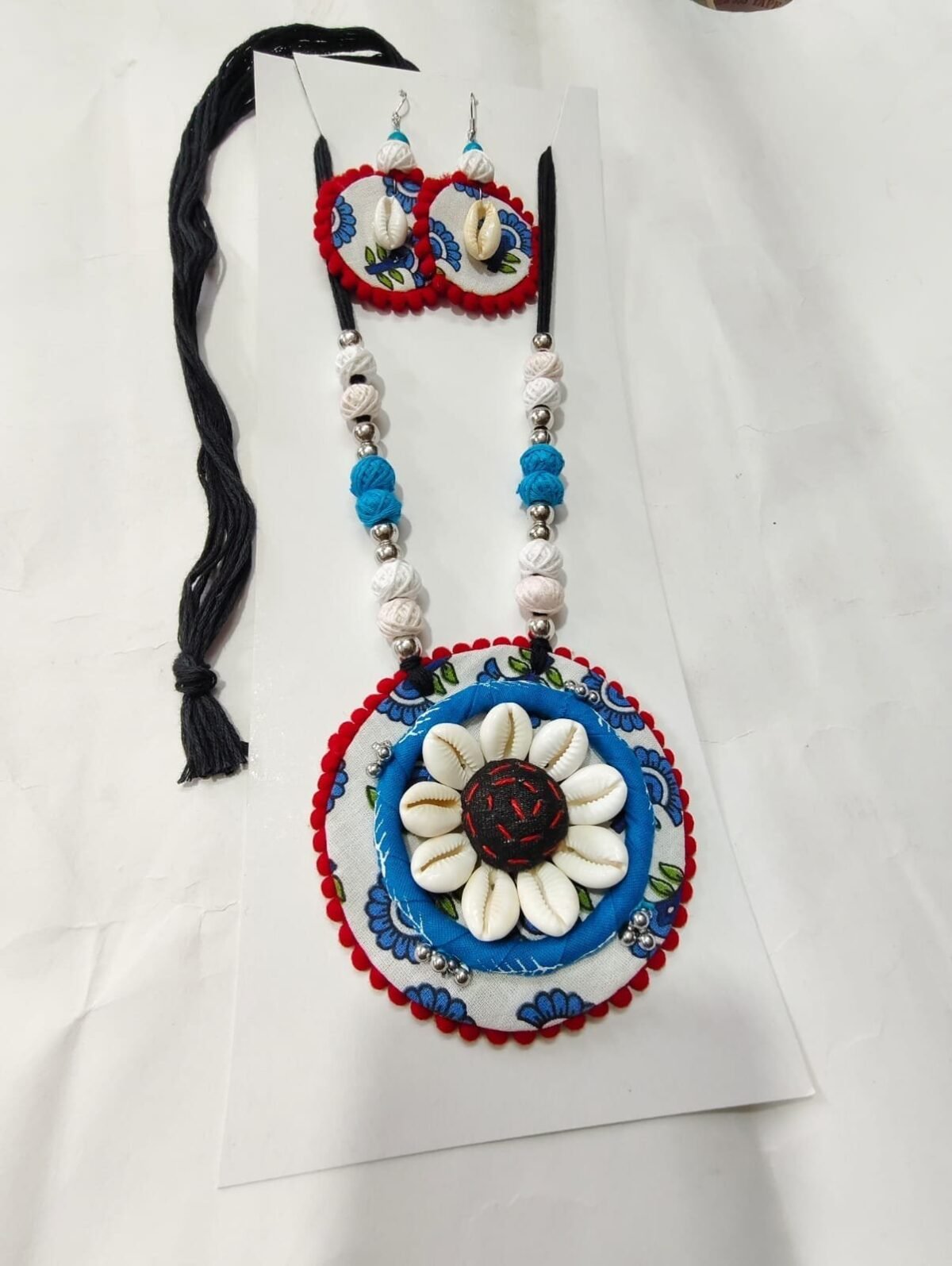 Handmade Shell and Fabric Jewelry Set Necklace and Earrings - Image 4