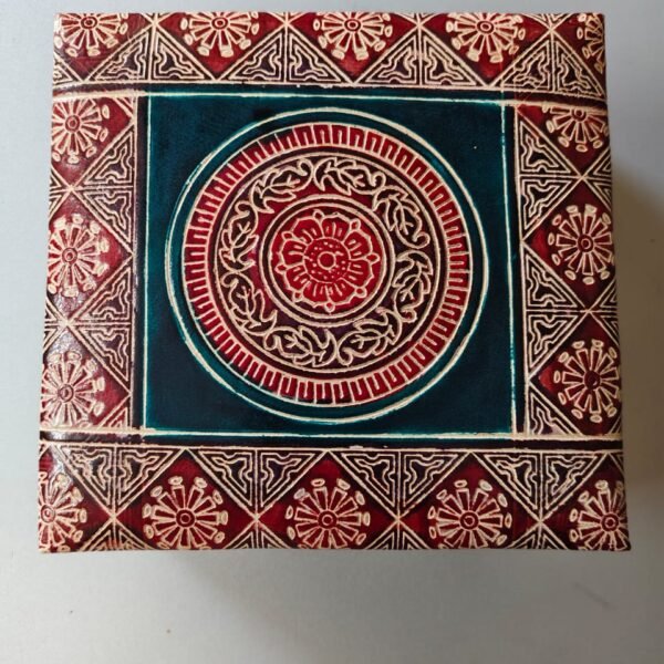 Handmade Leather Jewelry Box – With Traditional Design
