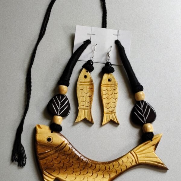 wooden jewellery set Elegant Fish Design