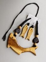 wooden jewellery set Elegant Fish Design - Image 4