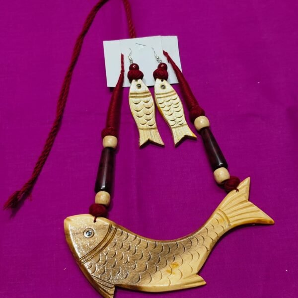 Wooden jewellery Set For Women Elegant Fish Design