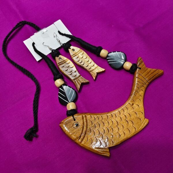 Wooden jewellery Set Elegant Fish Design