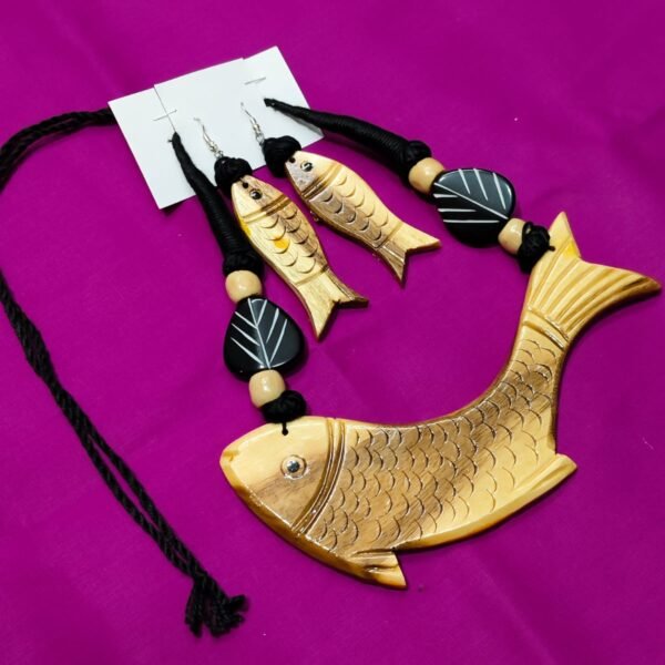 Wooden jewellery Set - Fish Design (black)