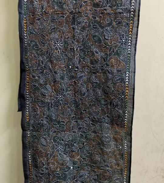 Silk Kantha Stitch Stole – Handcrafted Kantha Embroidery