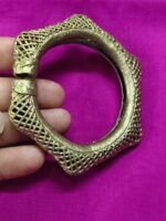 Handcrafted Tribal Dokra Bracelet – Vintage Ethnic Design - Image 3