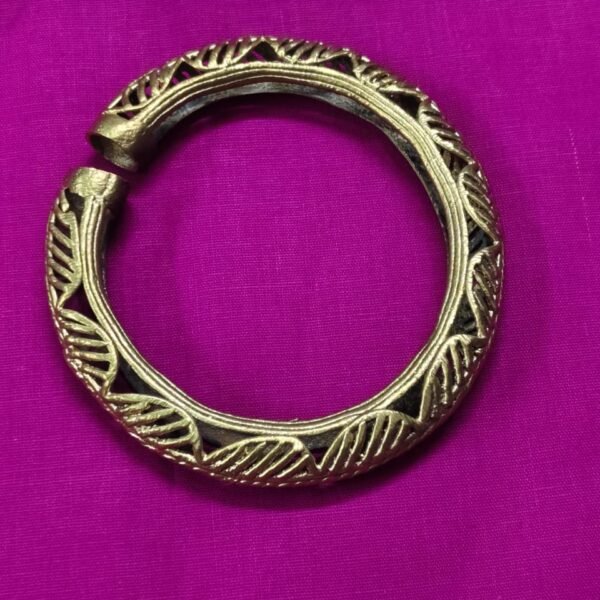 Handcrafted Tribal Dokra Brass Bracelet – Vintage Ethnic