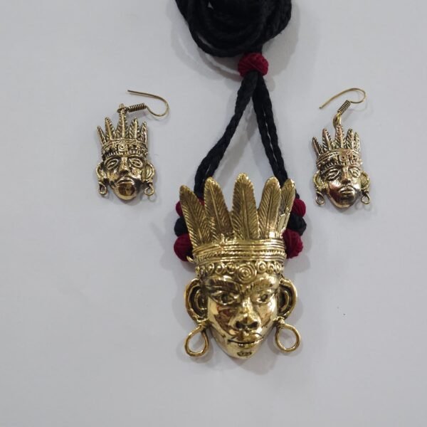 Royal Tribal Face Dokra Necklace Set – Handcrafted Brass Pendant with Earrings
