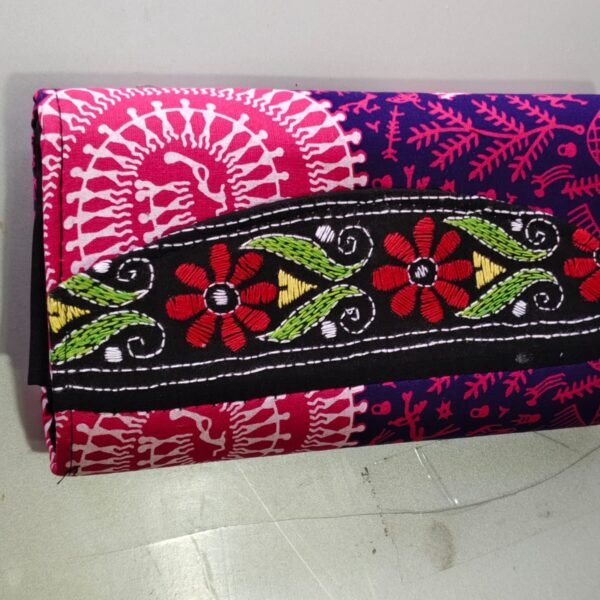 Kantha Stitch Handmade Round Purse – Floral Design black