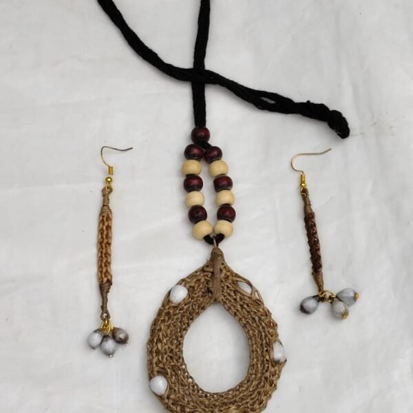 Handwoven Grass Fiber Necklace Set – Eco-Friendly  Jewelry