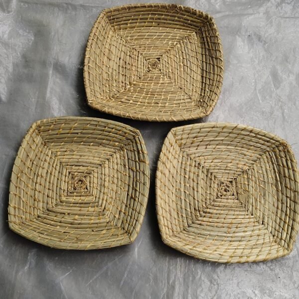Natural Grass Handmade Square Tread | Eco-Friendly Hand Woven