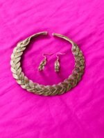 Hand-braided brass Necklace set - with matching earrings - Image 3