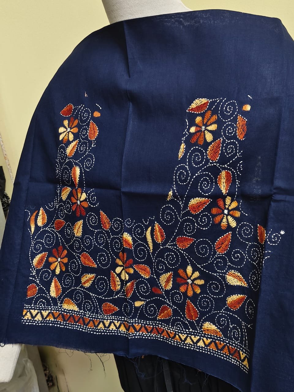WhatsApp Image 2025-08-27 at 11.12.16_cf4adf11 Navy blue Cotton Kantha Stitch Blouse Material - Image 1