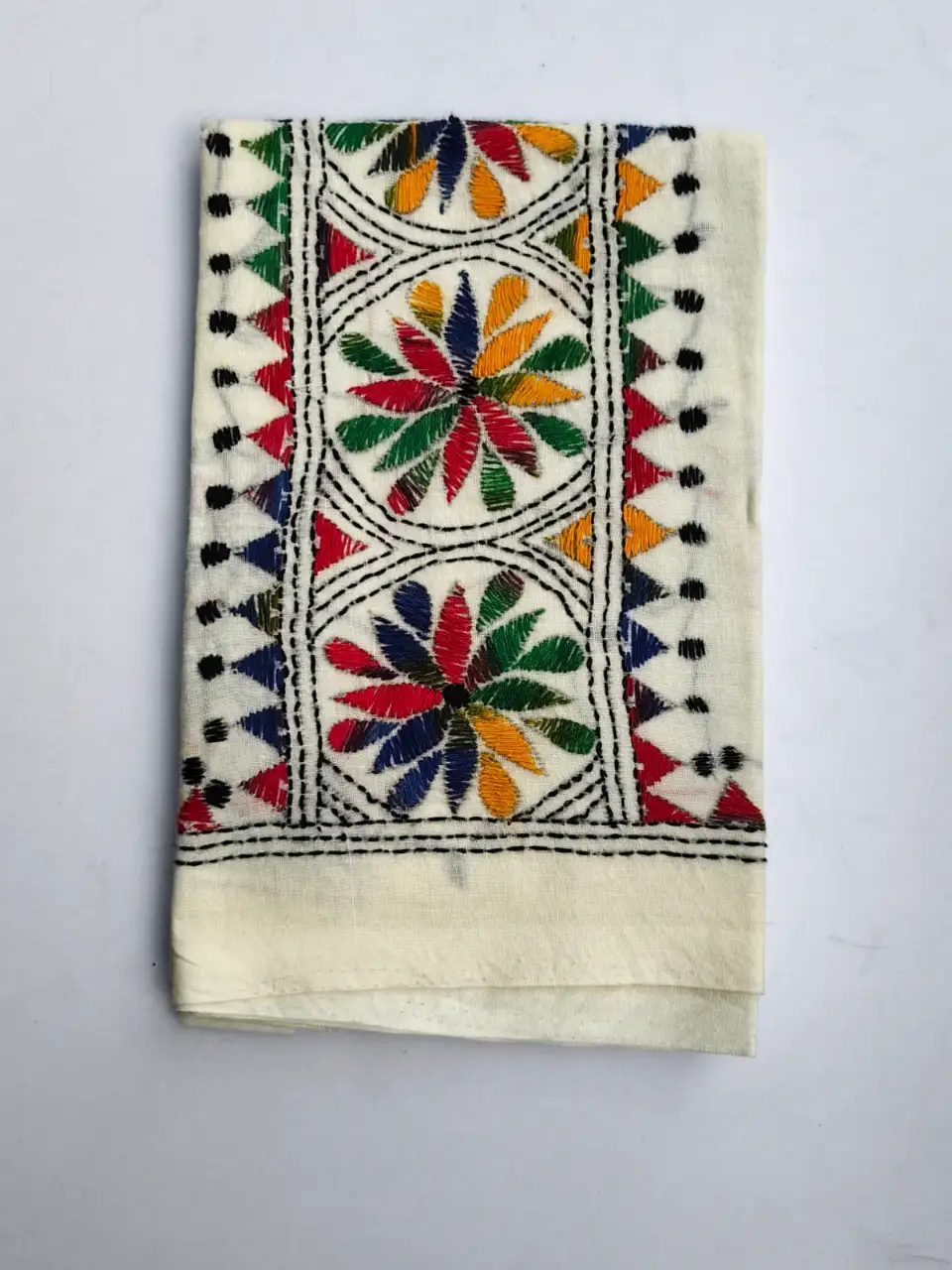 1000249842.webp White Cotton Kantha Stitch Blouse Piece - Image 1