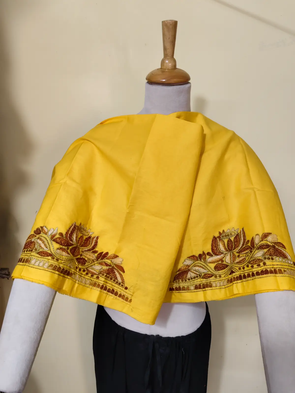 1000528035.webp Yellow Cotton Kantha Stitch Blouse Material – Hand Embroidered Lotus Border - Image 2