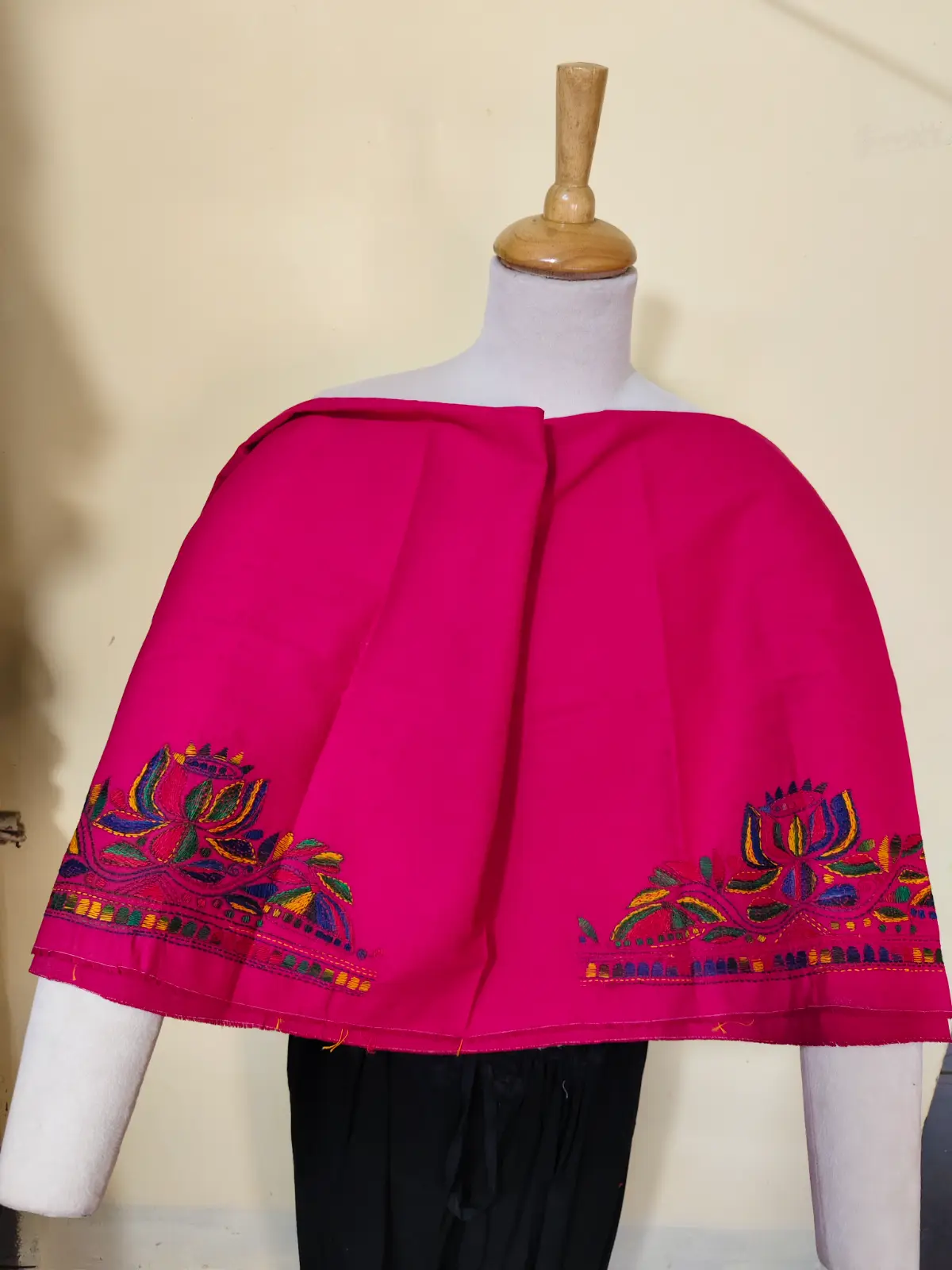 1000528039.webp Rani Cotton Kantha Stitch Blouse Material – Hand Embroidered Lotus Border - Image 4