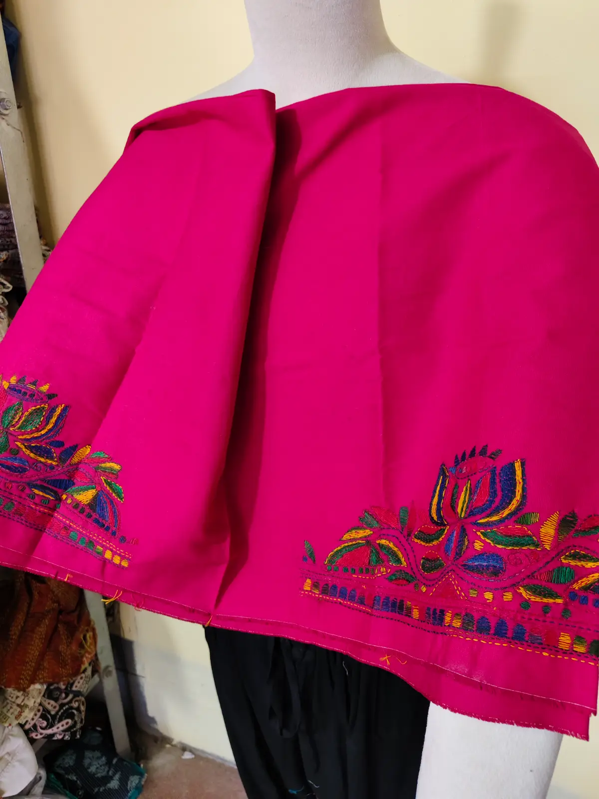 1000528040.webp Rani Cotton Kantha Stitch Blouse Material – Hand Embroidered Lotus Border - Image 3