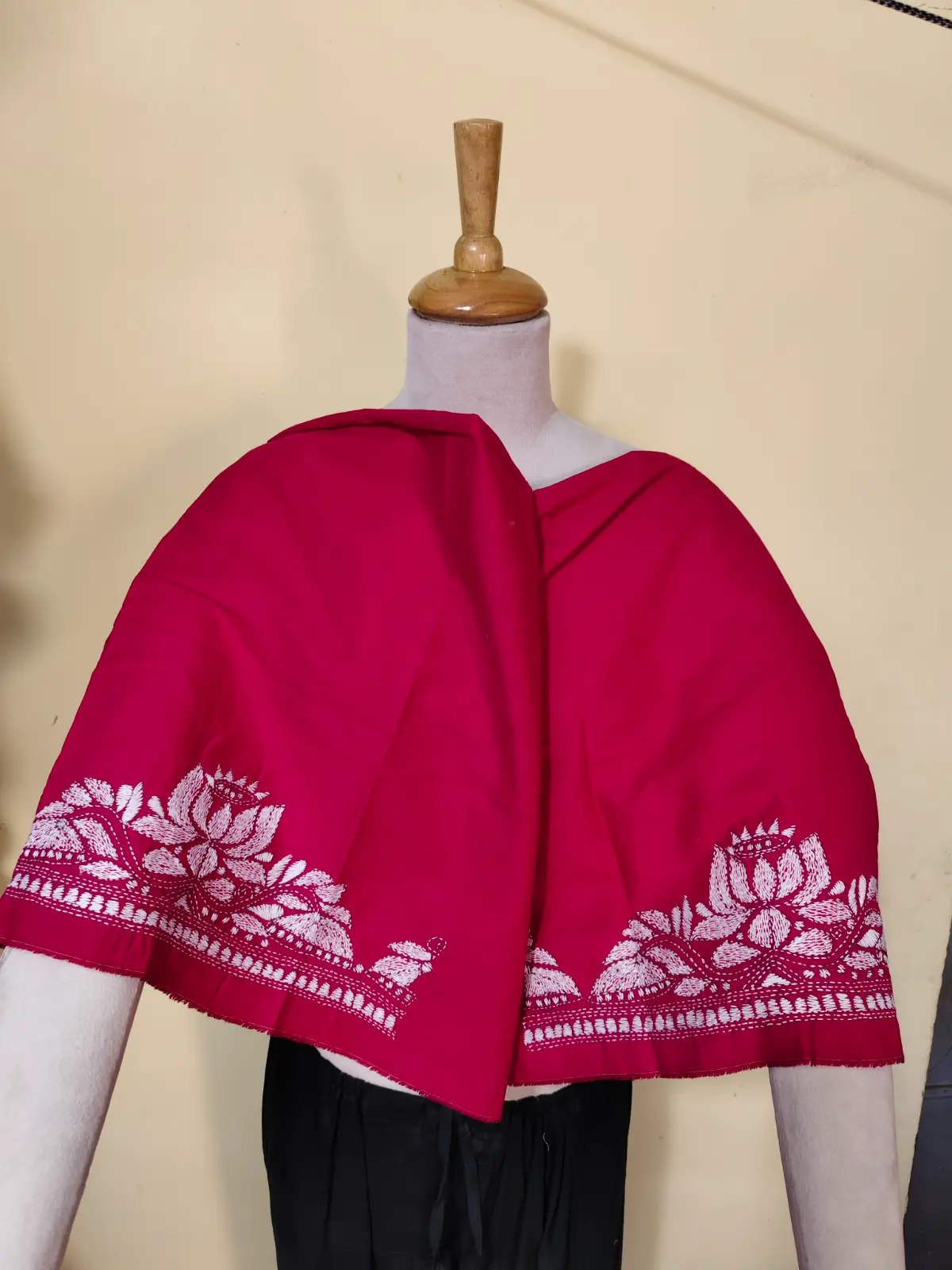 1000528052.webp Rani Cotton Kantha Stitch Blouse Material – Handmade Floral - Image 3