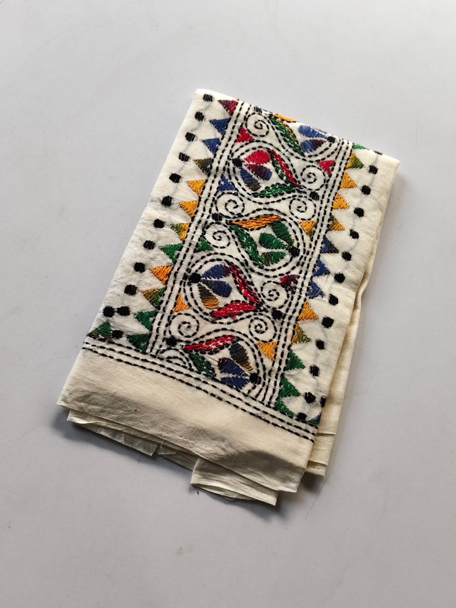 IMG_20251028_161644 White Kantha Work Blouse Piece - Multicolor Hand Embedded - Image 4