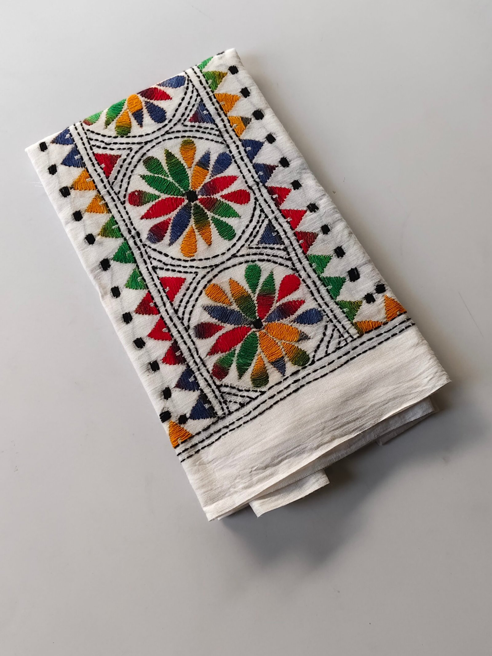 IMG_20251028_161704 White Kantha Work Blouse Piece - Multicolor Threadwork - Image 4