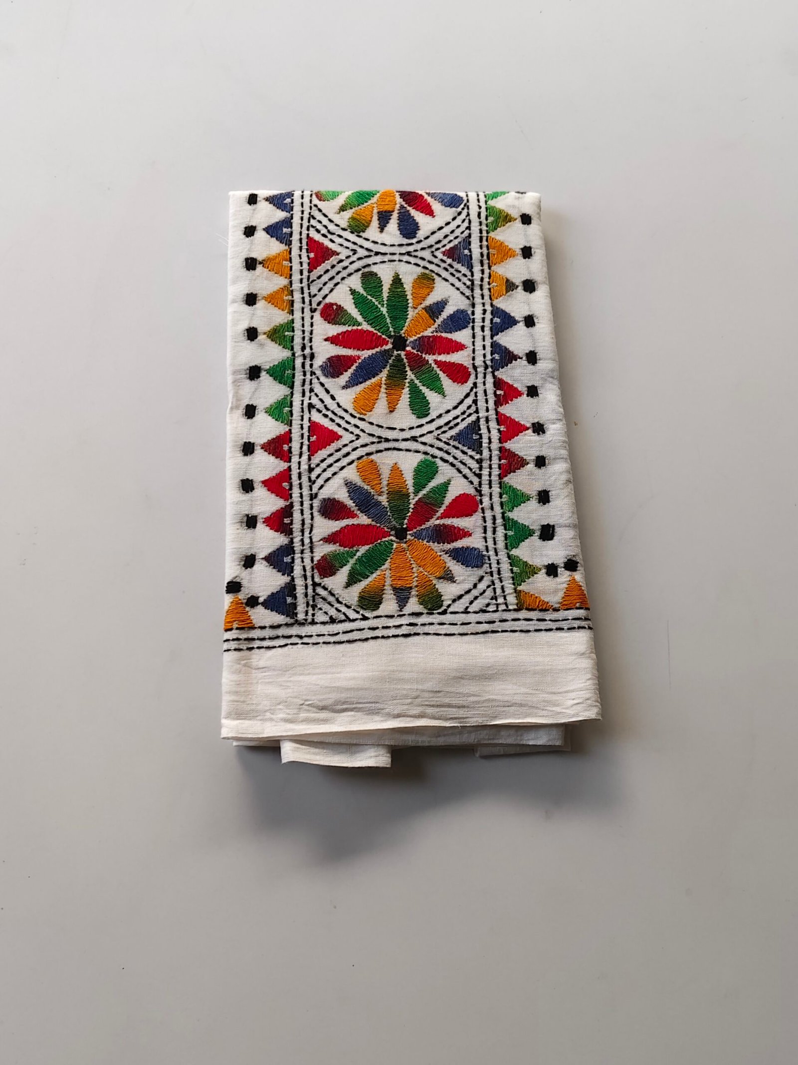 IMG_20251028_161706 White Kantha Work Blouse Piece - Multicolor Threadwork - Image 3