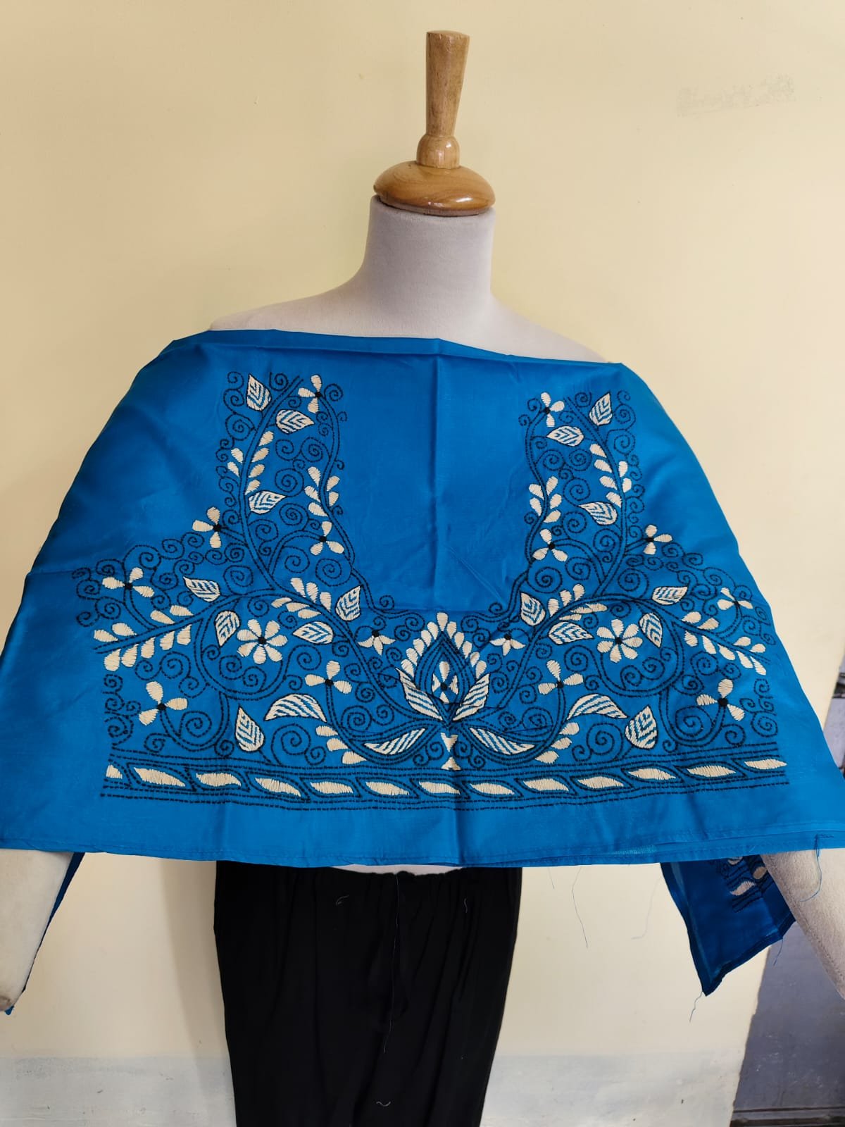 WhatsApp Image 2025-10-17 at 19.58.18_f1f4b446 Royal Blue Silk Kantha Stitch Blouse Material –  White & Black Floral - Image 1