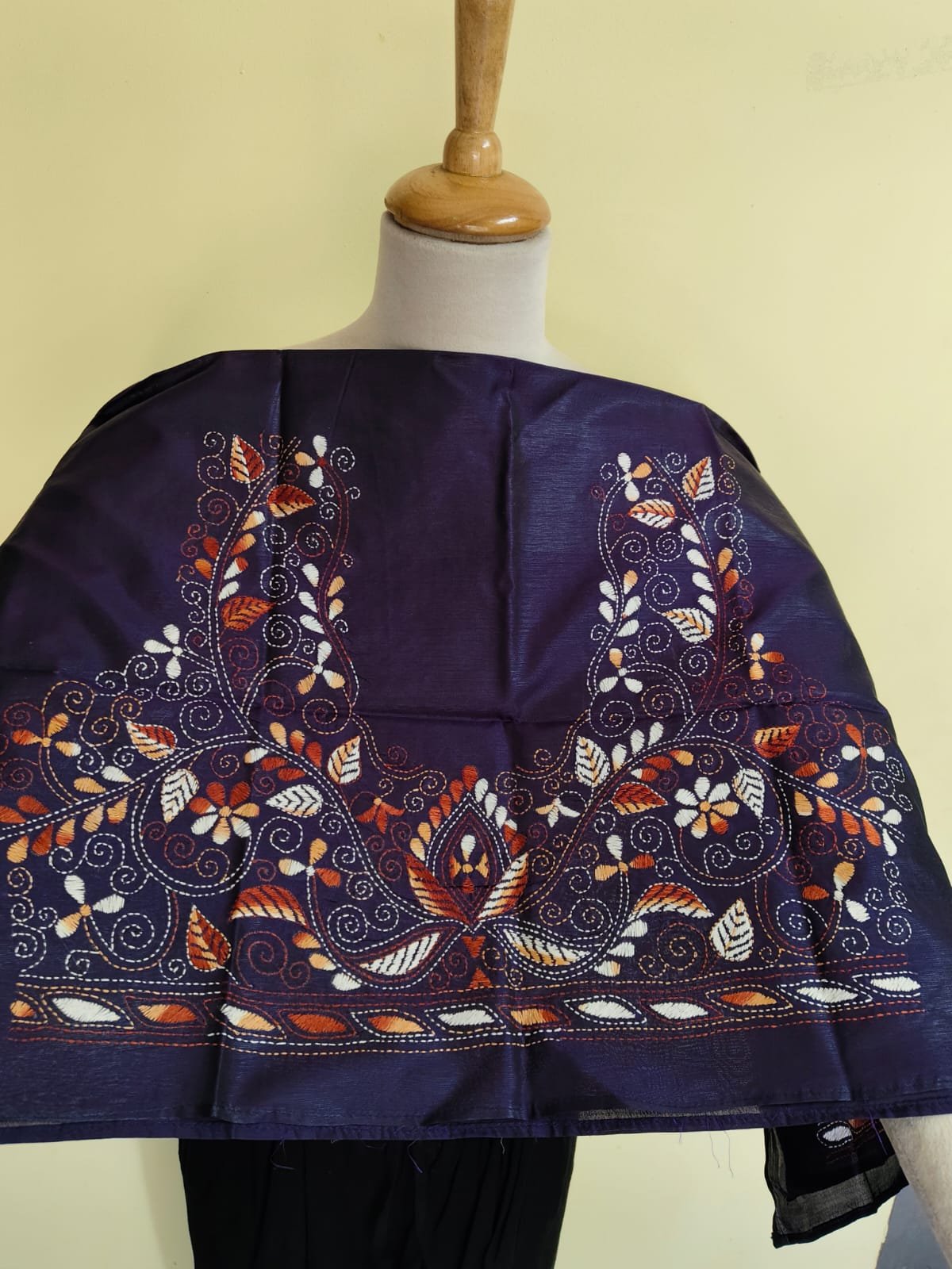 WhatsApp Image 2025-10-17 at 20.02.50_4ba44890 Purple Silk Kantha Stitch Blouse piece – Handcrafted White & Rust Floral Embroidery - Image 4