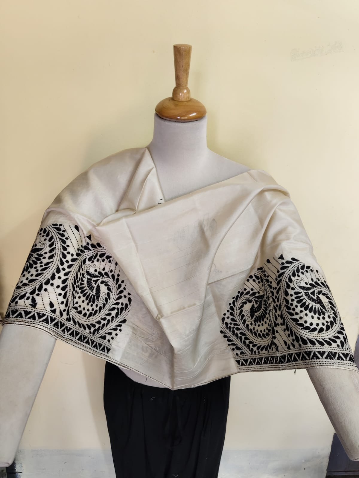 WhatsApp Image 2025-10-17 at 20.07.49_0bac37bd Off-White Silk Kantha Stitch Blouse Material – Handcrafted Black Paisley Embroidery - Image 3