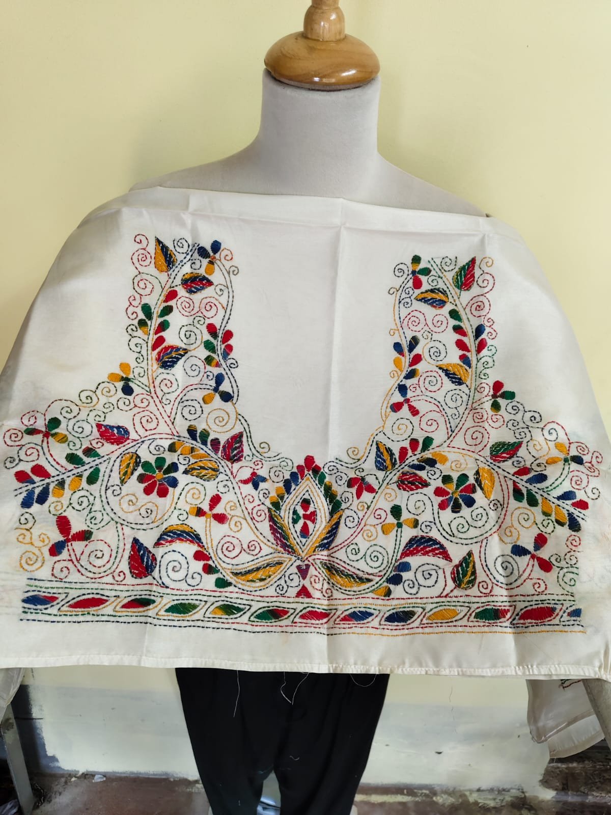 WhatsApp Image 2025-10-17 at 20.22.07_0972c9da Off-White Silk Kantha Stitch Blouse Material – Multicolor Hand Embroidery - Image 1