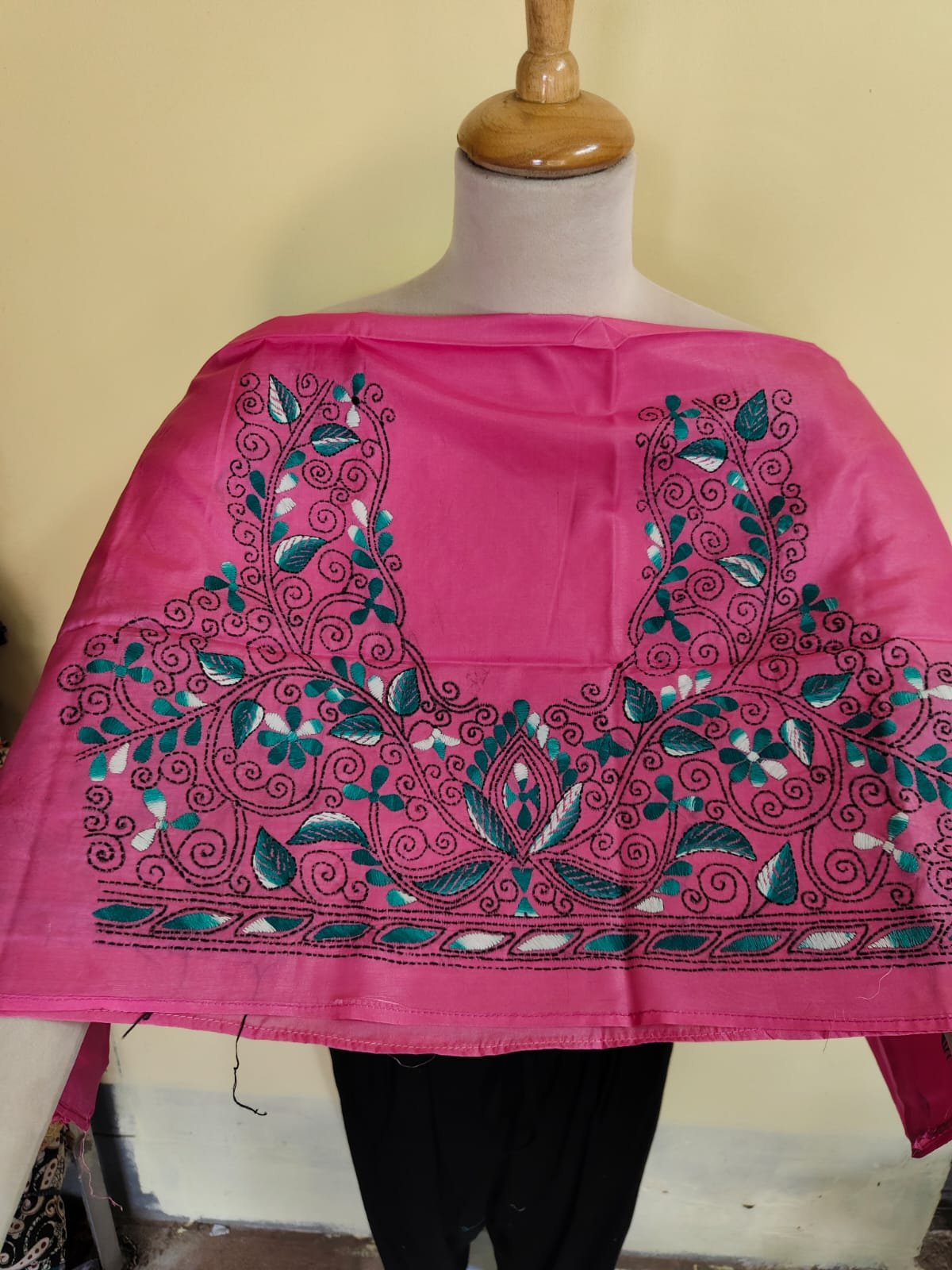 WhatsApp Image 2025-10-17 at 20.26.06_4413cce7 Rani Pink Silk Kantha Blouse Material –  Green & White Embroidery - Image 3