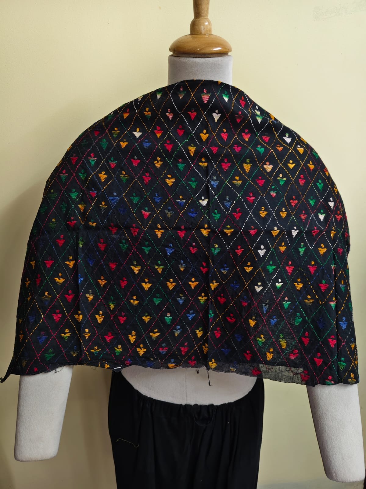 WhatsApp Image 2025-10-17 at 22.27.44_42304c74 black Cotton This is complete Kantha blouse piece Multi-Color Thread Work - Image 3