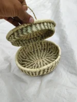 Handmade organic grass jewelry box - The round lid is attached to the box. - Image 4