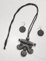 Black Terracotta Necklace Set with Earrings Leaf design - Image 3