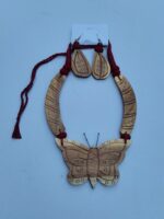 Wooden Necklace Set with Butterfly Design – Elegant Eco-Friendly Jewelry - Image 4