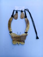 Wooden Necklace Set with Butterfly Design – Elegant Eco-Friendly Jewelry - Image 4