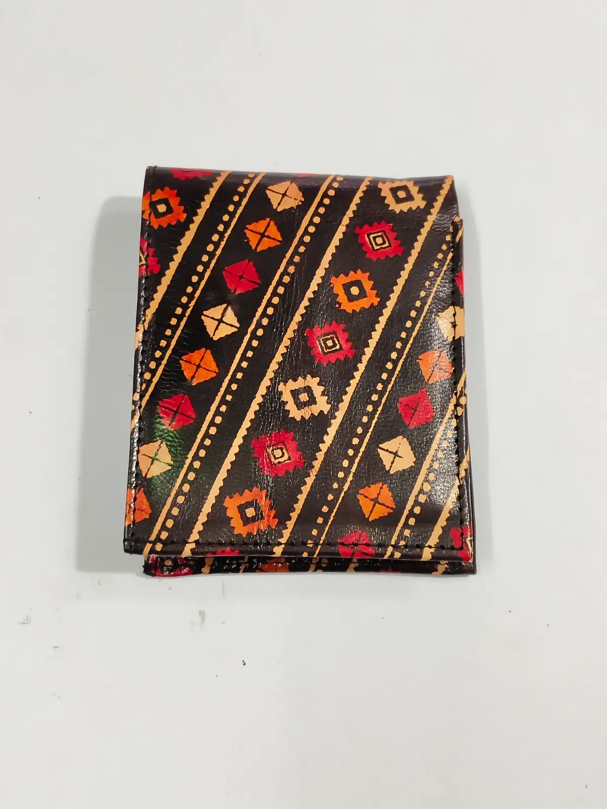 1000903857.webp Shantiniketan Batik Design Leather Wallet – Ethnic Geometric Pattern - Image 1