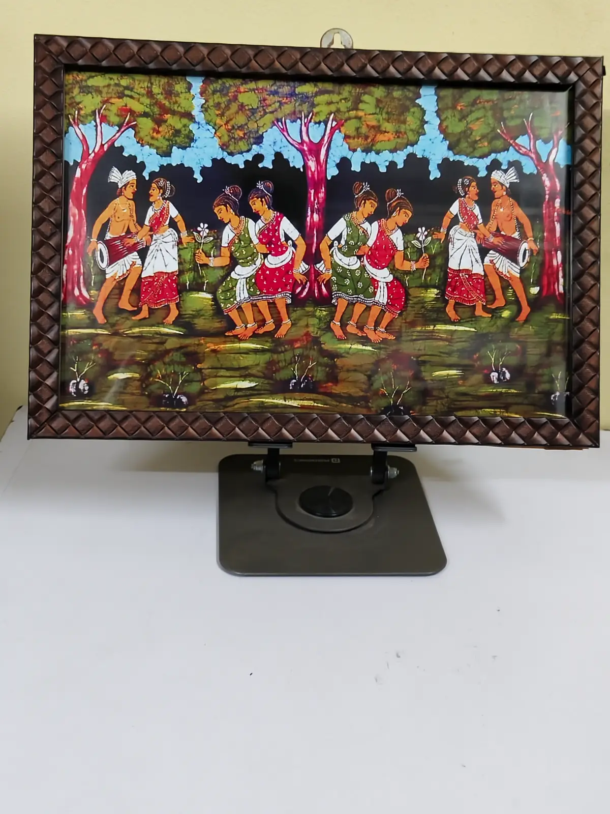 1000914372.webp Handcrafted Wall Photo Frame – Tribal Dance Celebration - Image 1