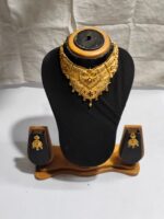 Handcrafted Golden‑Finish Metal Necklace Set - Image 3